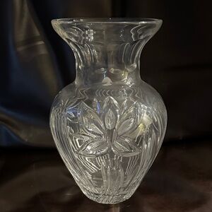 NIB Vintage Crystal Clear Olivia Handcut 24% Lead Crystal Vase